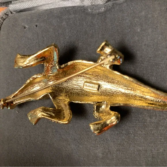 Gator 🐊 VINTAGE Figurine Brooch Pin Trifari University of Florida alliga… - Picture 7 of 8